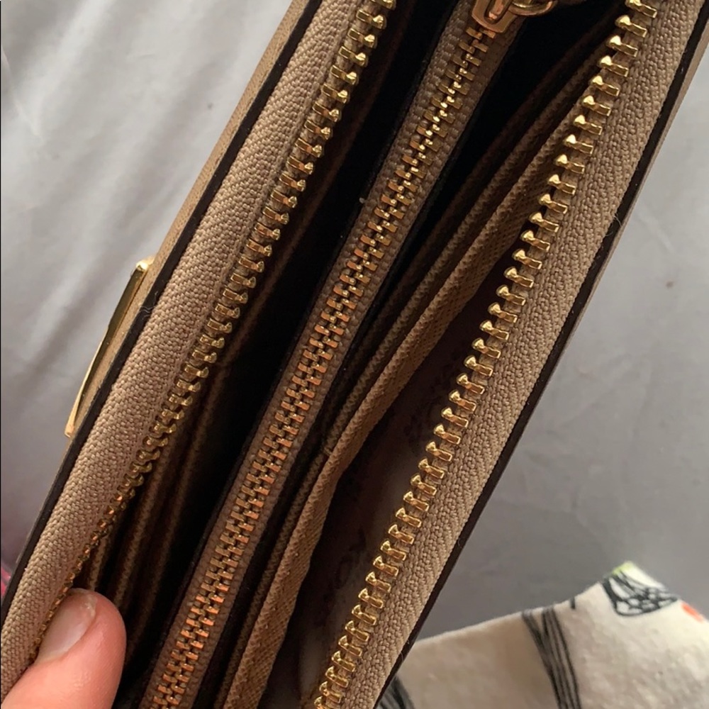 MK wallet - Picture 3 of 3